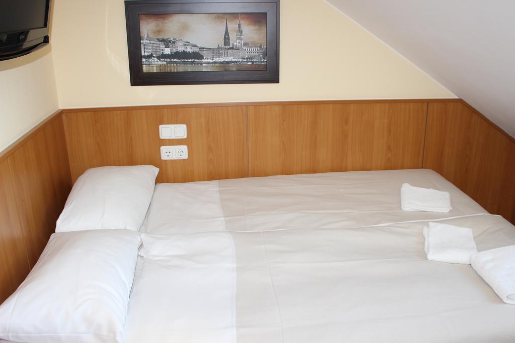 Altan Hotel Hamburg Exterior photo