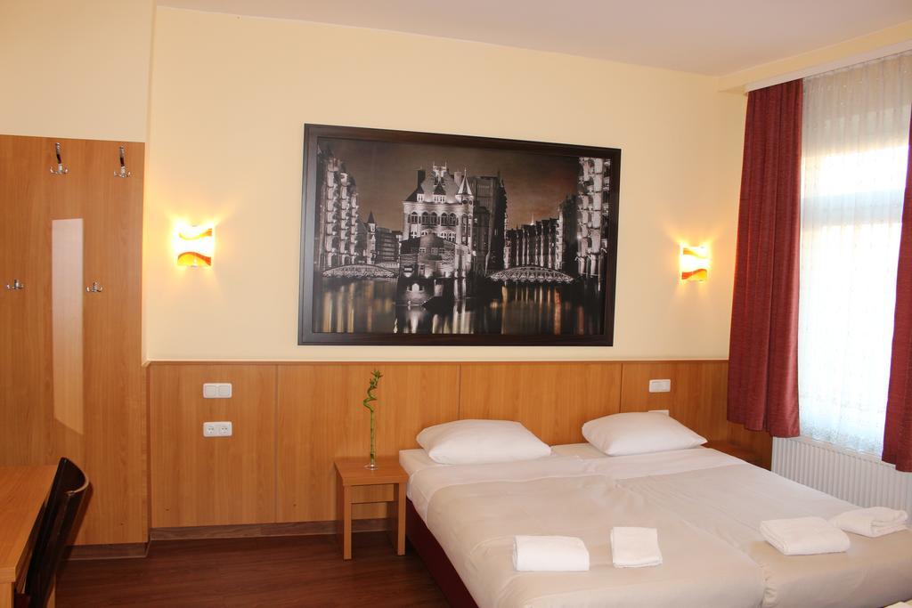 Altan Hotel Hamburg Exterior photo