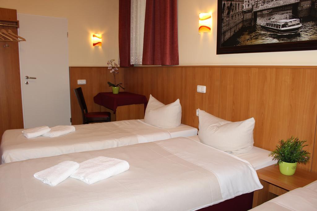 Altan Hotel Hamburg Exterior photo